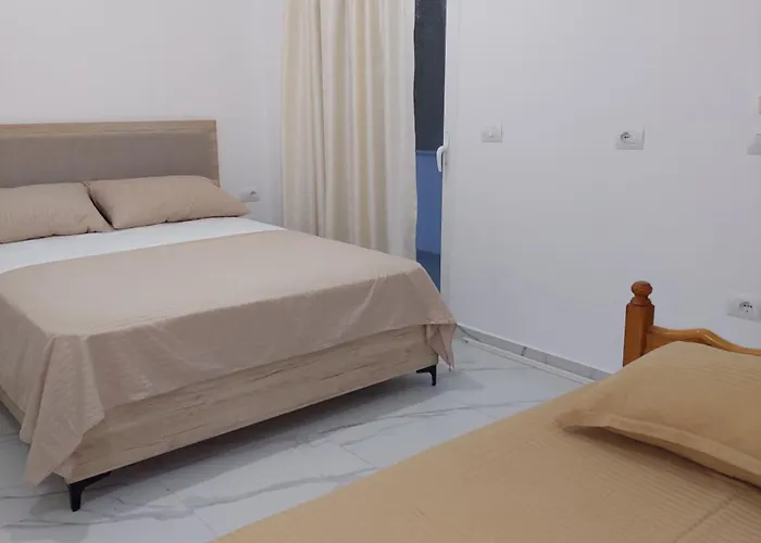 Rejana Guest house *